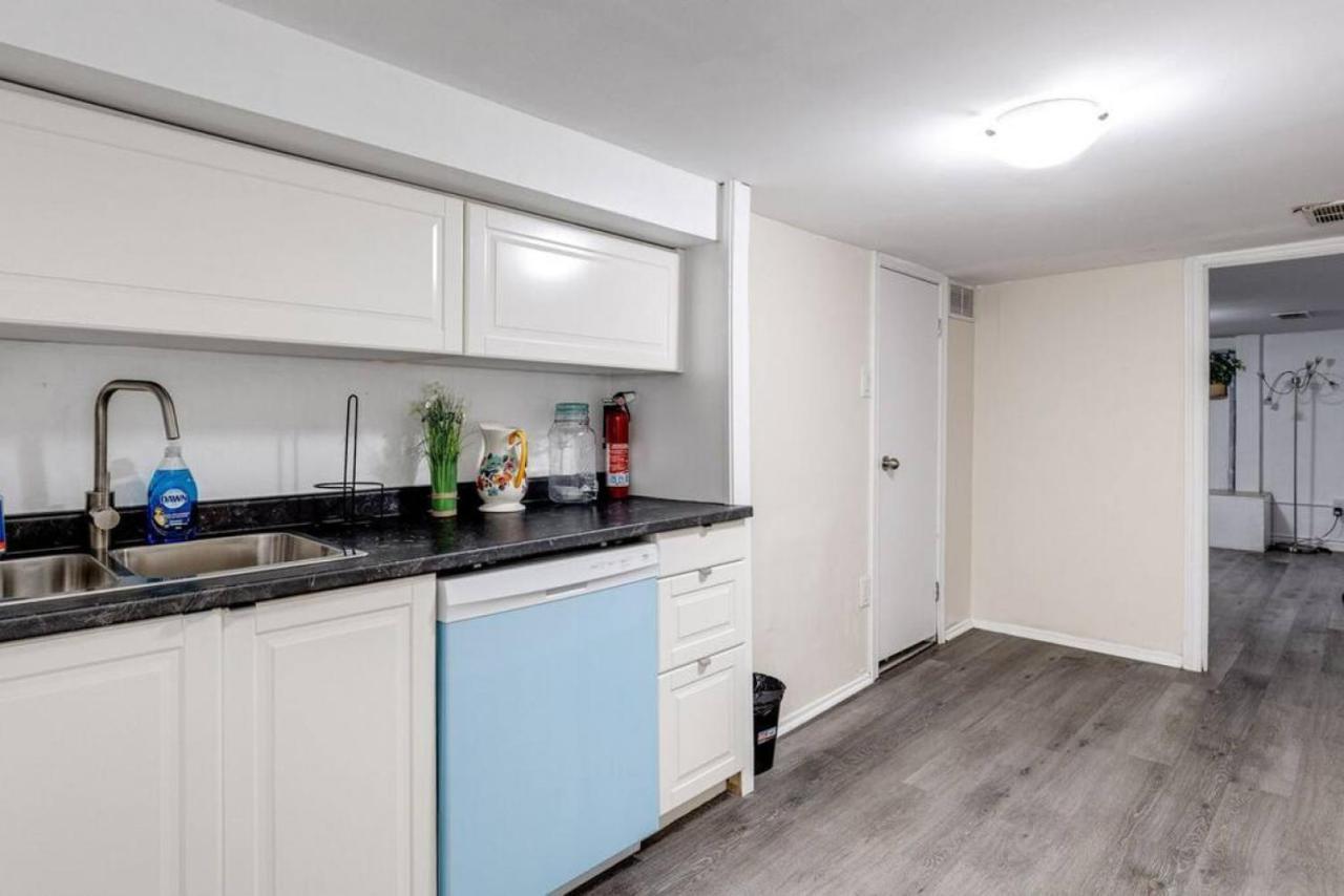 3Br Casa Close To Woodbine Beach With Deck Area And Wfh Toronto Bagian luar foto