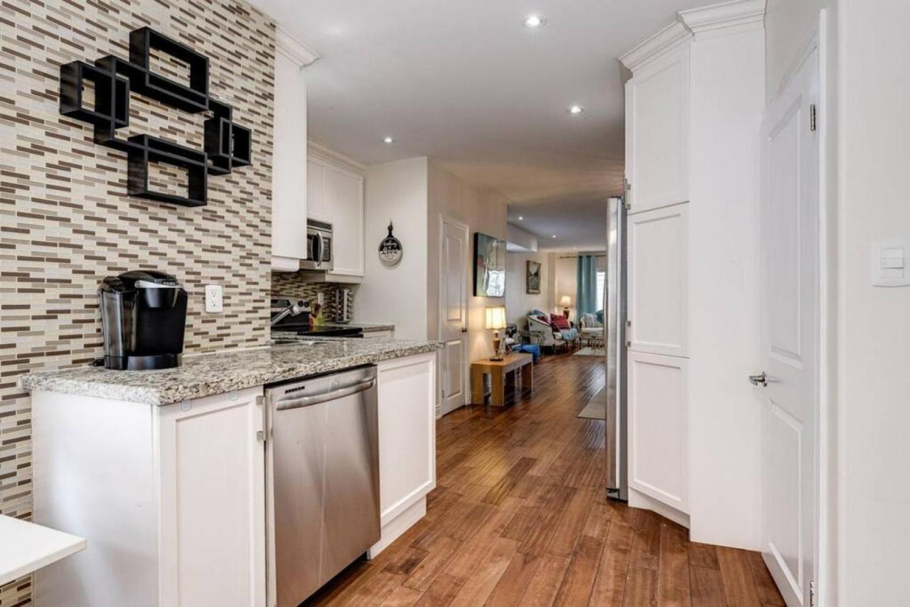 3Br Casa Close To Woodbine Beach With Deck Area And Wfh Toronto Bagian luar foto