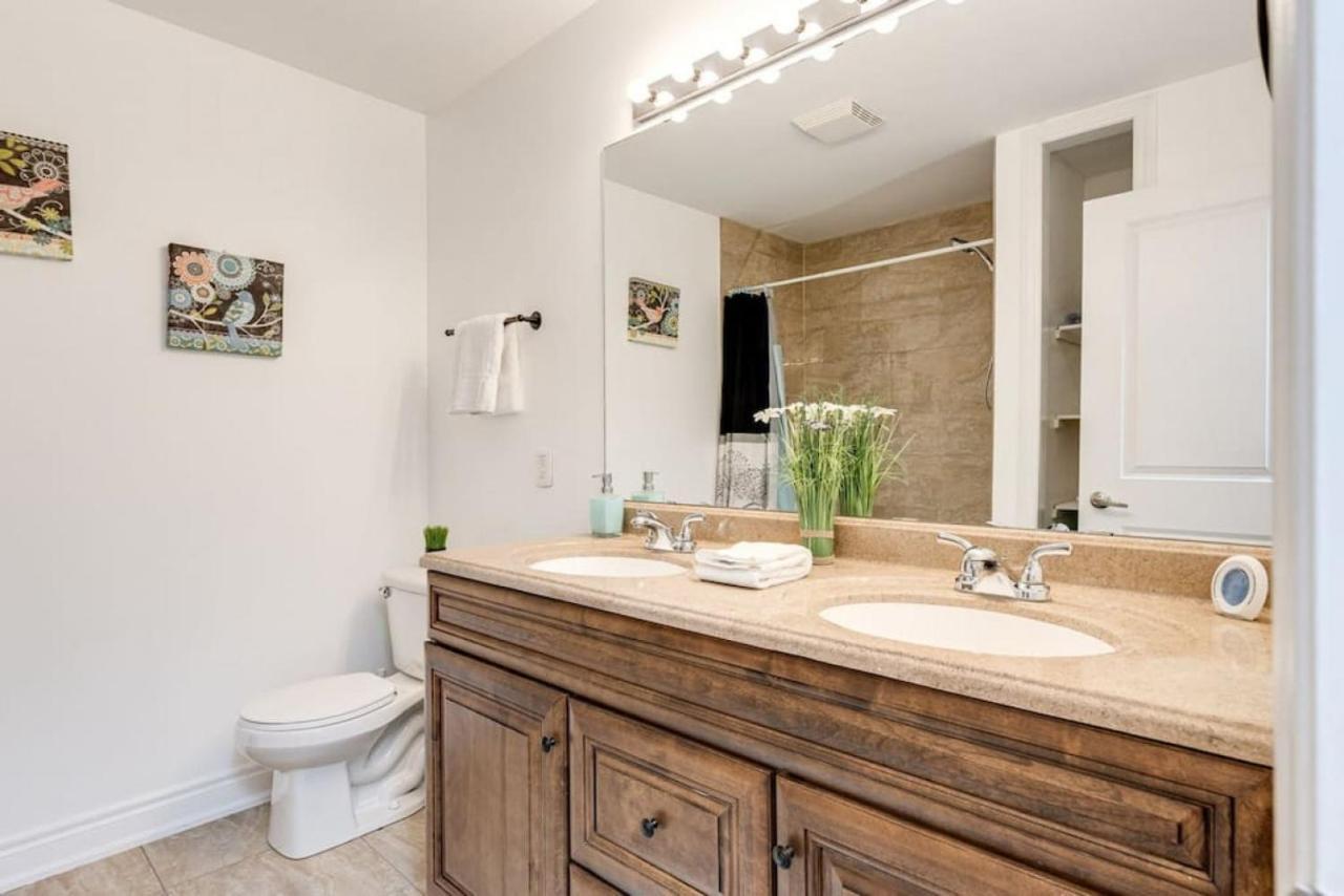 3Br Casa Close To Woodbine Beach With Deck Area And Wfh Toronto Bagian luar foto